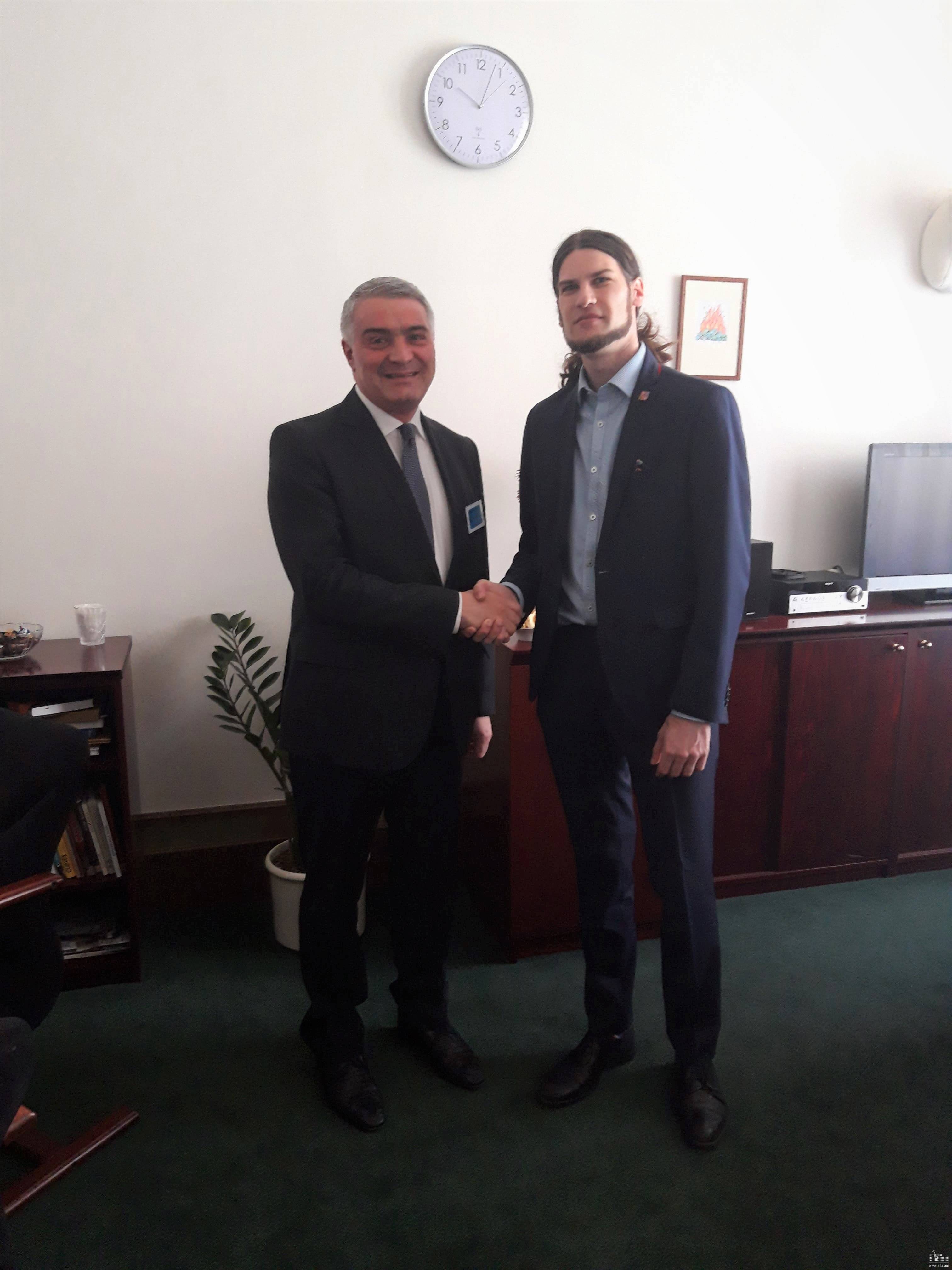 Դեսպան Աշոտ Հովակիմյանի հանդիպումը Չեխիայի խորհրդարանի Պատգամավորների պալատի փոխնախագահի հետ