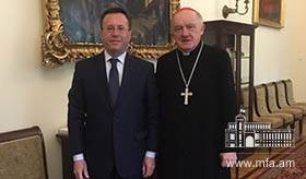 Դեսպան Մկրտչյանի հանդիպումը Վարշավայի արքեպիսկոպոս կարդինալ Կազիմիր Նիչի հետ