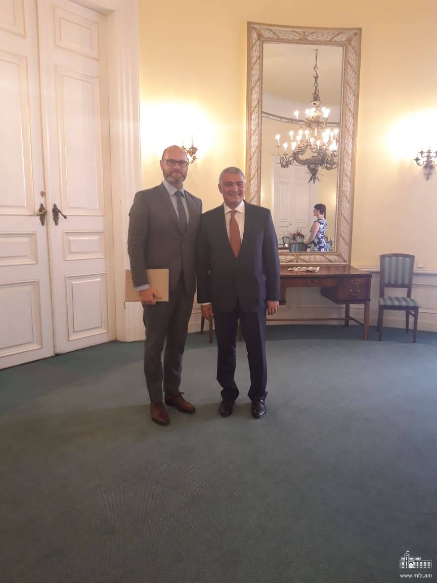 ՀՀ դեսպանի հանդիպումը Չեխիայի կրթության, երիտասարդության և սպորտի նախարարի հետ