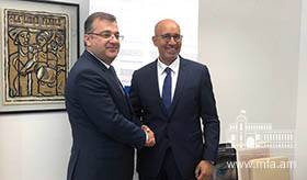 ԱԳ նախարարի տեղակալ Արտակ Ապիտոնյանը հանդիպեց ԵԱՀԿ մամուլի ազատության հարցերով ներկայացուցիչ Հարլեմ Դեզիրին