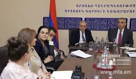 Zohrab Mnatsakanyan met with the staff of the Foreign Ministry of Armenia