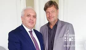 Դեսպան Աշոտ Սմբատյանի հանդիպումը Գերմանիայի Դաշինք 90/Կանաչներ կուսակցության դաշնային նախագահի հետ
