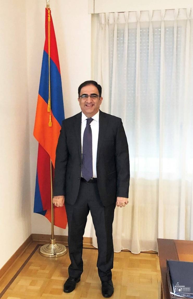 Շվեյցարիայում ՀՀ դեսպան Անդրանիկ Հովհաննիսյանի հարցազրույցը Փարիզում լույս տեսնող «Նոր Յառաջ» թերթին