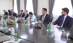 Foreign Minister Zohrab Mnatsakanyan receives the Members of the National Assembly of France