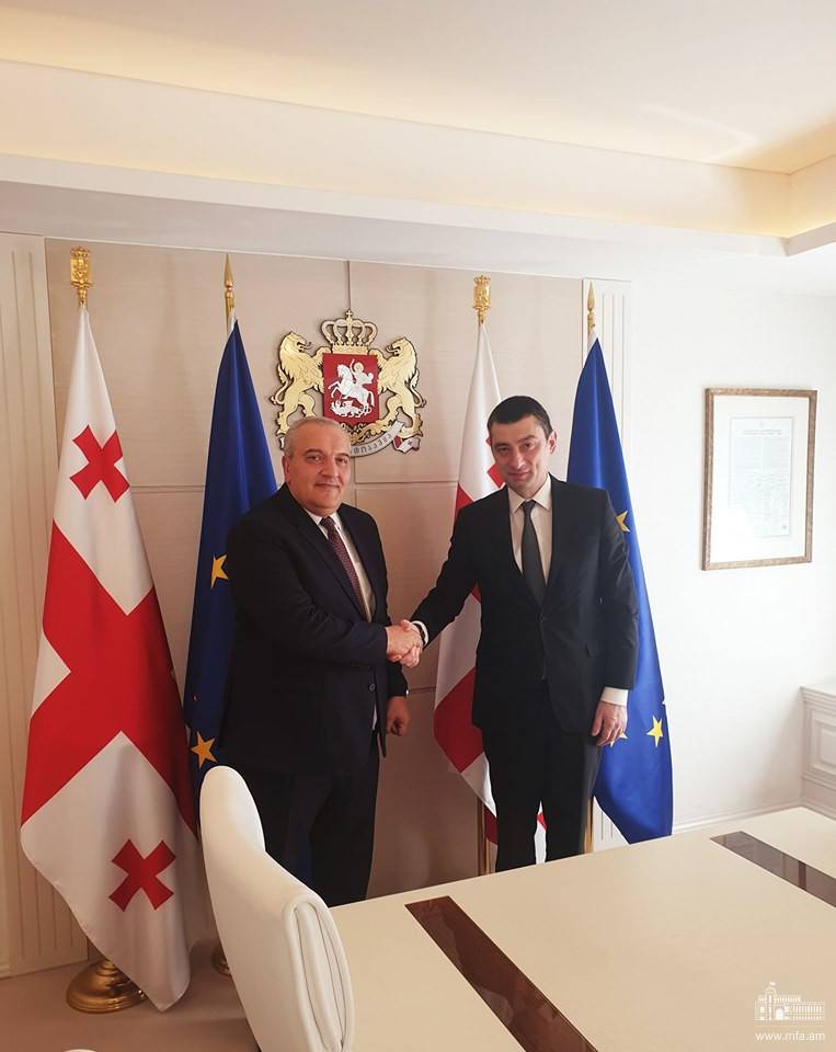 Դեսպան Սադոյանի հանդիպումը Վրաստանի վարչապետի հետ