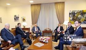 Rencontre du ministre des Affaires étrangères d’Arménie avec les coprésidents du Groupe de Minsk de l’OSCE