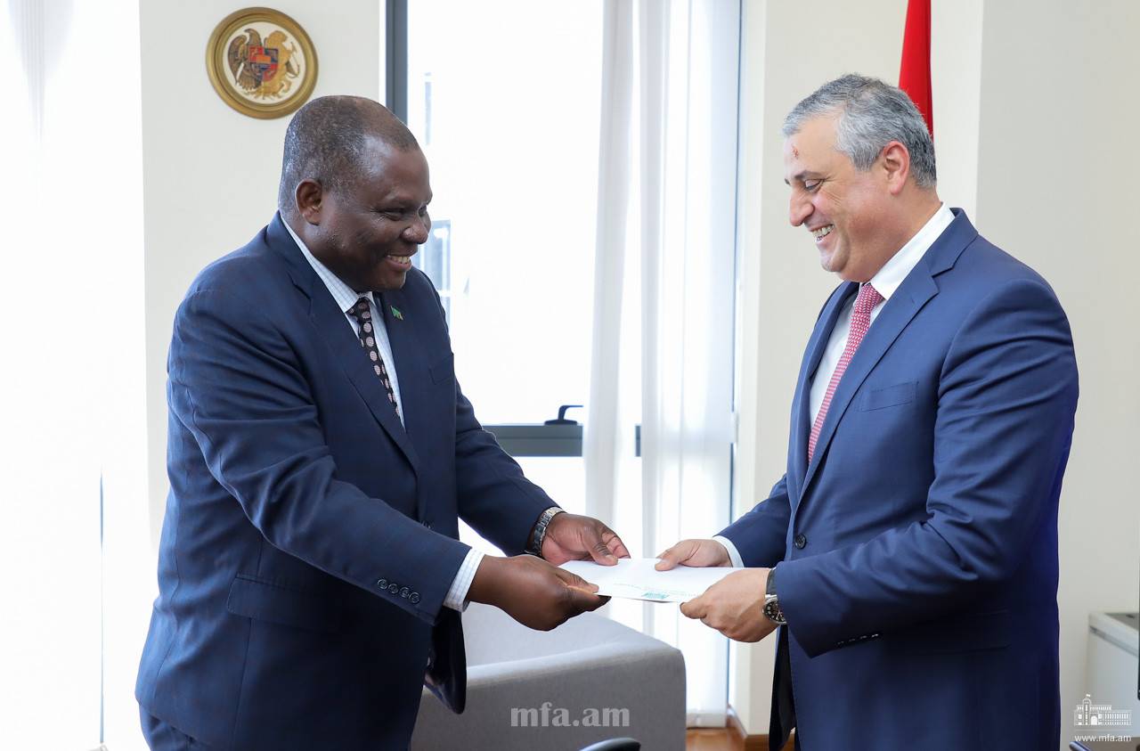 The newly appointed Ambassador of the Republic of Zambia handed over the copies of his credentials to the Deputy Foreign Minister