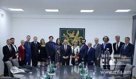 ԱԳ նախարար Զոհրաբ Մնացականյանն ընդունեց «Դրախտի դարպասը» ֆիլմի ստեղծագործական անձնակազմին