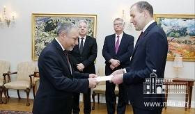 Դեսպան Արզումանյանն իր հավատարմագրերը հանձնեց Իսլանդիայի նախագահին