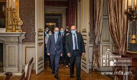 Rencontre des ministres des Affaires étrangères d'Arménie et de France