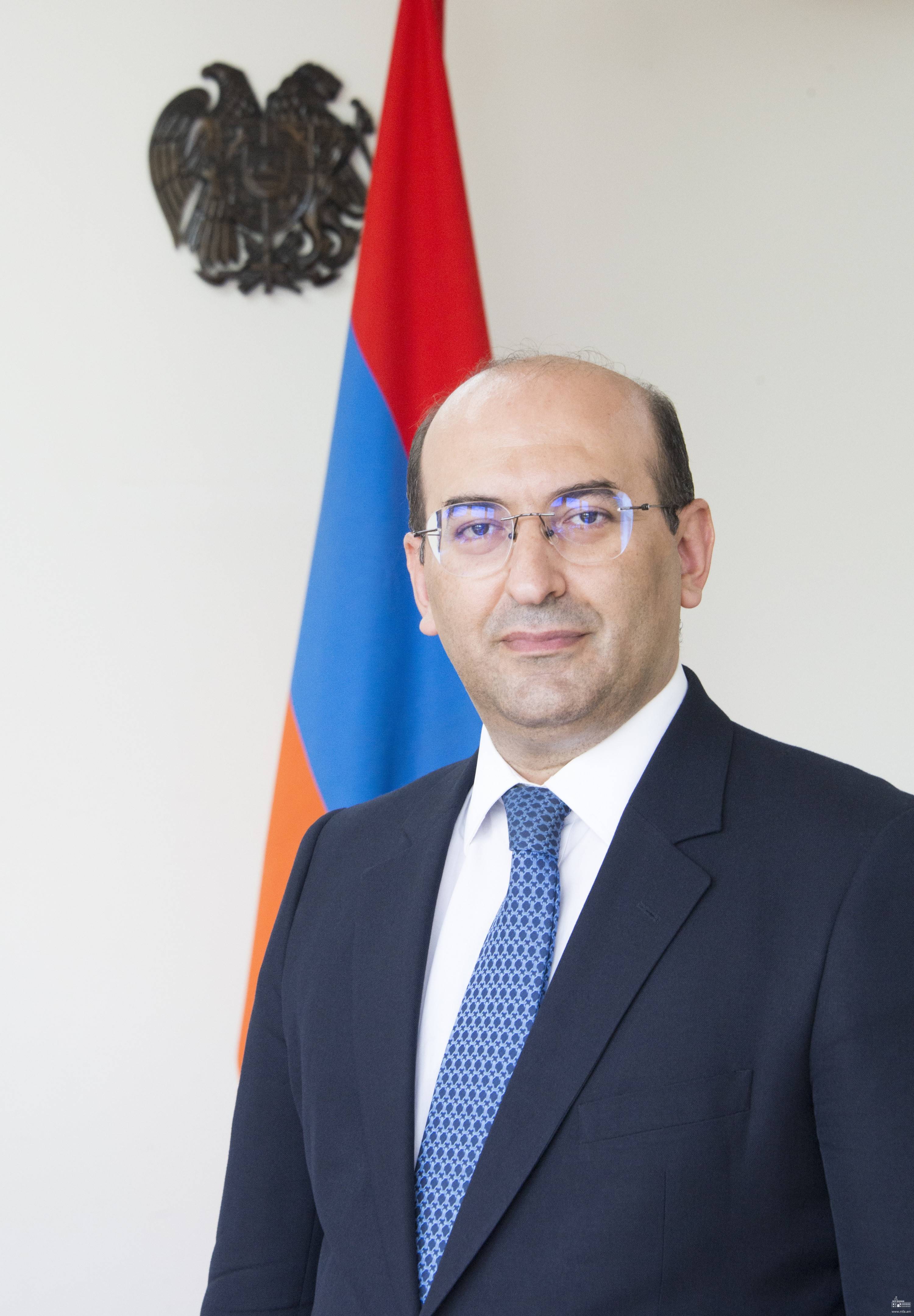 ՀՀ նախագահի հրամանագիրը Հունաստանի Հանրապետությունում ՀՀ արտակարգ և լիազոր դեսպան նշանակելու վերաբերյալ