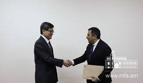 Newly appointed Ambassador of the Kingdom of Thailand presented the copy of his credentials to the Deputy Foreign Minister