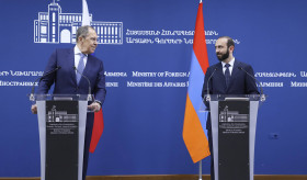 Հայաստանի արտաքին գործերի նախարար Արարատ Միրզոյանի ելույթը և պատասխանները լրագրողների հարցերին Ռուսաստանի արտաքին գործերի նախարար Սերգեյ Լավրովի հետ համատեղ մամուլի ասուլիսին
