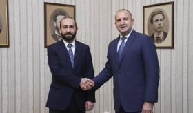 Министр иностранных дел РА встретился с президентом Болгарии