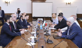 Meeting of the Foreign Minister of Armenia with the Armenia-Bulgaria friendship group