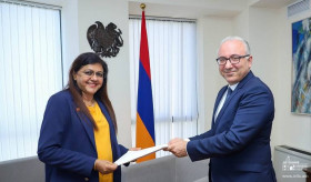 The newly appointed Ambassador of Sri Lanka presented the copy of his credentials to the Deputy Foreign Minister of Armenia