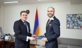 Չեխիայի Հանրապետության նորանշանակ դեսպանն իր հավատարմագրերի պատճենն է հանձնել ՀՀ ԱԳ նախարարի տեղակալին