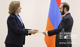 Новоназначенный посол США в Армении вручила копию верительных грамот министру иностранных дел Армении