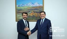 ԱԳ նախարարի տեղակալ Պարույր Հովհաննիսյանն ընդունել է Լիոնի քաղաքապետ Գրեգորի Դուսեին