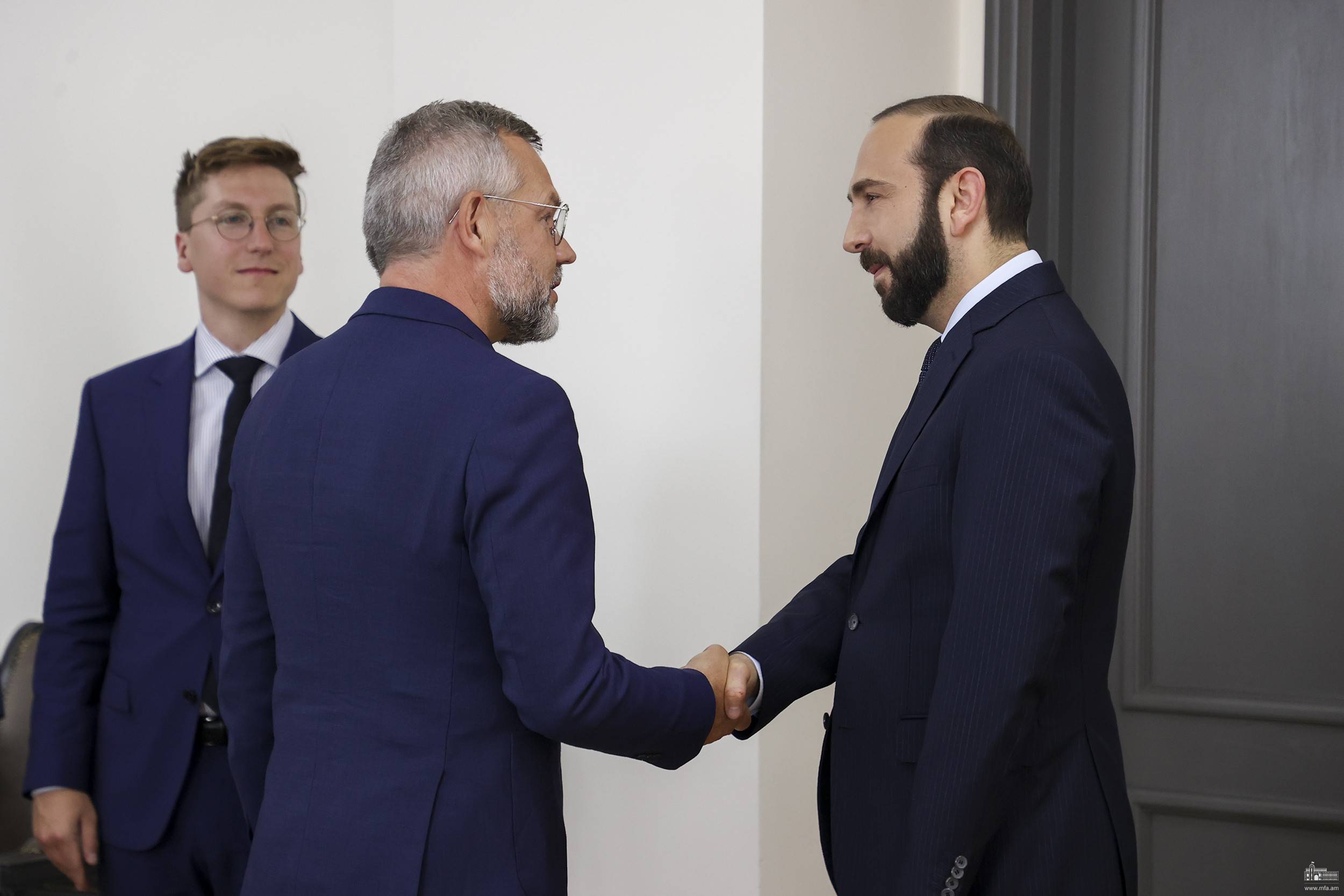 Депутаты армении