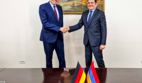 Քաղաքական խորհրդակցություններ ՀՀ և ԳԴՀ արտաքին գործերի նախարարությունների միջև