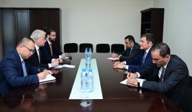 Acting Foreign Minister Paruyr Hovhannisyan received Igor Khovaev