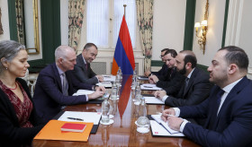Արարատ Միրզոյանի և Սայմըն Մորդյուի հանդիպումը