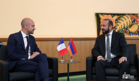 Rencontre des ministres des Affaires étrangères de l'Arménie et de la France