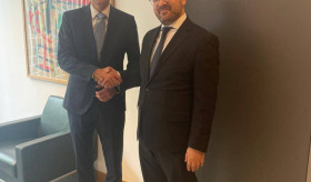 ՀՀ ԱԳ նախարարության գլխավոր քարտուղար Դավիթ Կարապետյանի հանդիպումը Գերմանիայի ԱԳՆ գլխավոր քարտուղարության ղեկավար Փեեր Գեբաուերի հետ