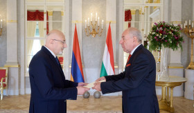 Ambassador of the Republic of Armenia to Hungary presented his credentials to President of Hungary