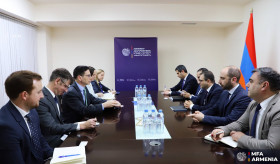 Meeting of Deputy Foreign Minister of Armenia Robert Abisoghomonyan with the delegation led by the Regional Director of the U.S. Trade and Development Agency Carl Kress