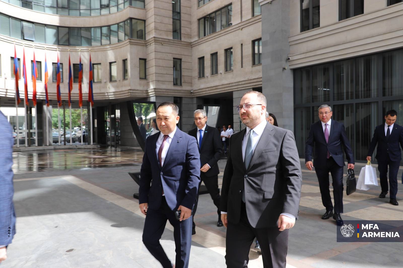 Հայաստանի ԱԳ նախարարության  պաշտոնյան հանդիպել է Ղազախստանի ԱԳ նախարարության աշխատակազմի ղեկավարին