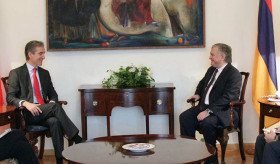 Minister Nalbandian meets Moldova FM