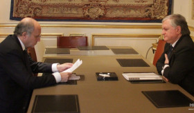 Minister Nalbandian met with French FM