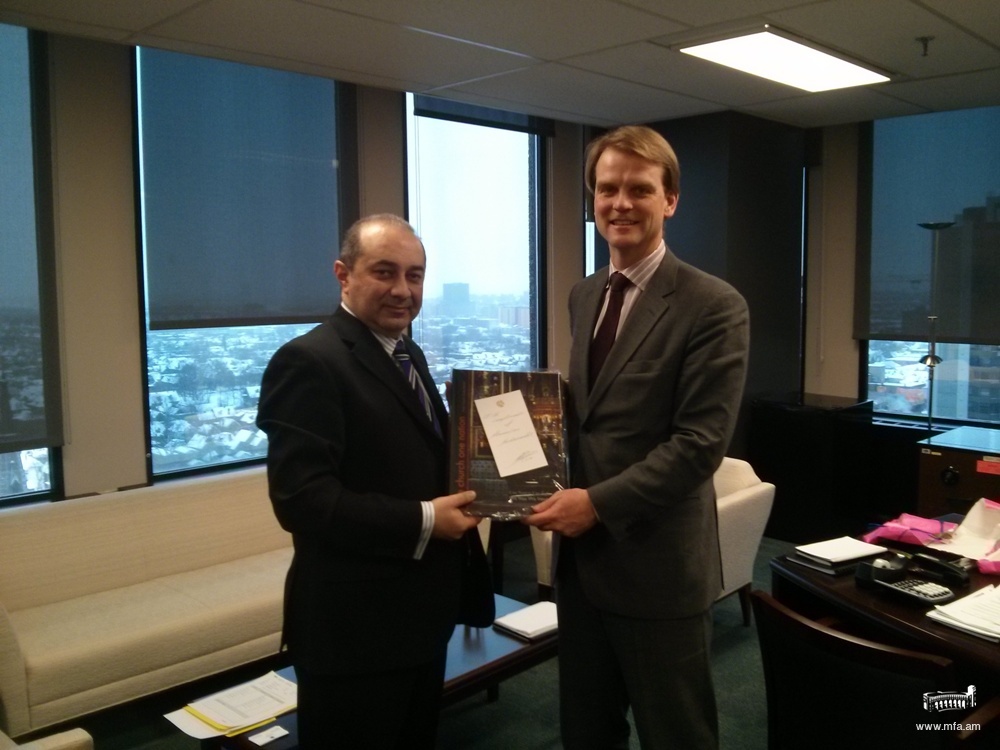 Դեսպան Եգանյանի հանդիպումը Կանադայի ներգաղթի և քաղաքացիության հարցերի նախարարի հետ