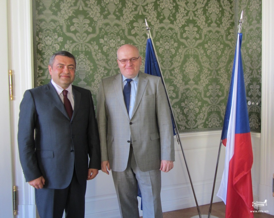 Դեսպան Սեյրանյանի հանդիպումը Չեխիայի մշակույթի նախարարի հետ