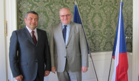 Դեսպան Սեյրանյանի հանդիպումը Չեխիայի մշակույթի նախարարի հետ