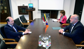 Դեսպան Այվազյանի հանդիպումը Լիտվայի ազգային պաշտպանության նախարարի հետ
