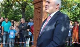 Հայոց ցեղասպանության զոհերի հիշատակին նվիրված խաչքարի օծում Նոյվիդում