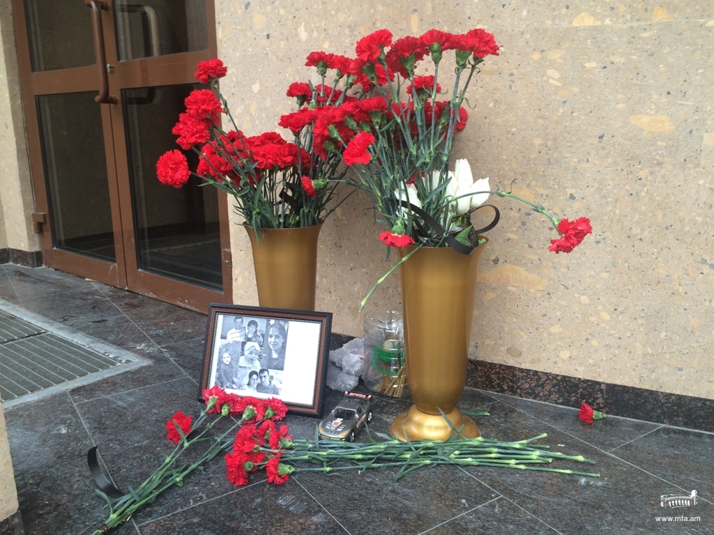 Գյումրիում սպանված Ավետիսյան ընտանիքի հիշատակի միջոցառում Դոնի Ռոստովում