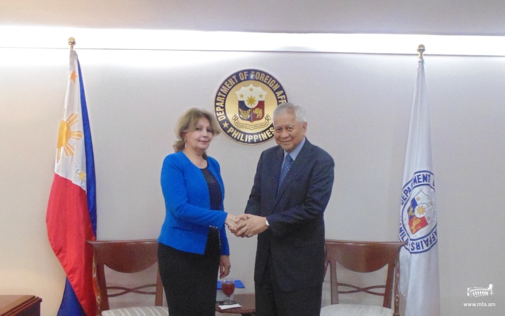 Դեսպան Վարդանյանի հանդիպումը Ֆիլիպինների արտաքին գործերի նախարարի հետ