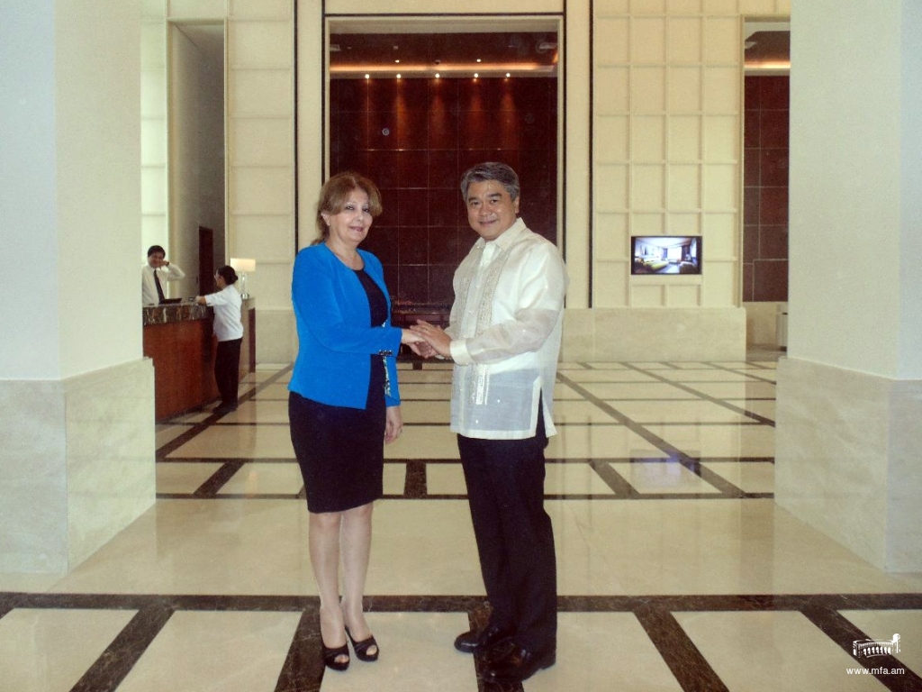 Դեսպան Վարդանյանի հանդիպումը Ֆիլիպինների առևտրի և արդյունաբերության նախարարի տեղակալի հետ