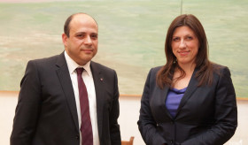 Դեսպան Ղալաչյանի հանդիպումը Հունաստանի խորհրդարանի նախագահի հետ
