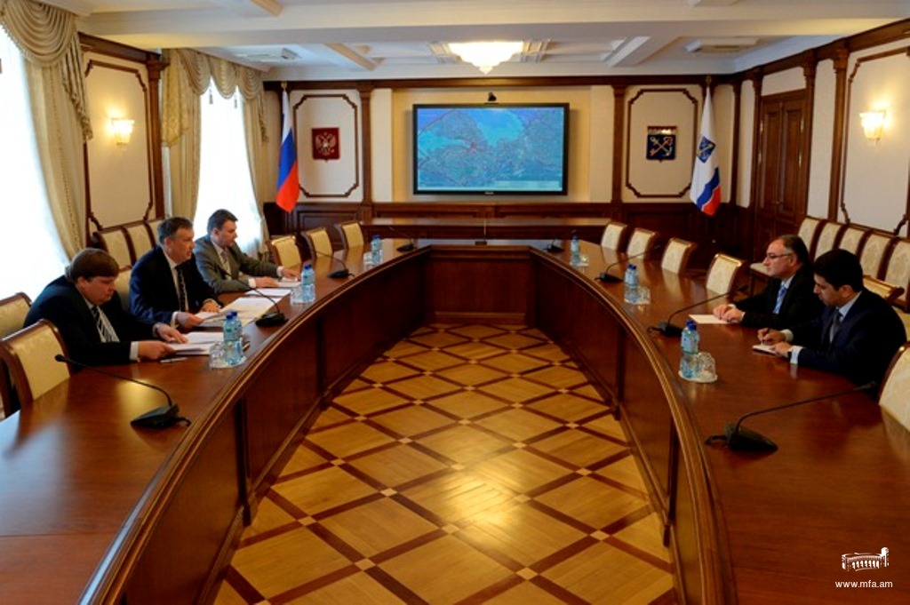 Սանկտ Պետերբուրգում ՀՀ գլխավոր հյուպատոս Հրայր Կարապետյանի հանդիպումը Լենինգրադի նահանգապետի պաշտոնակատարի հետ