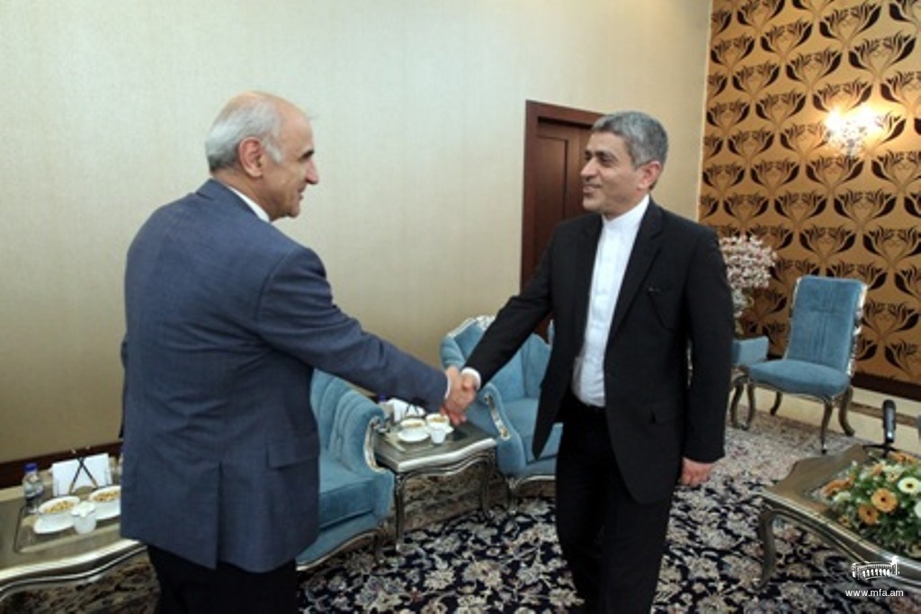 Դեսպան Թումանյանը հանդիպեց Իրանի ֆինանսների և էկոնոմիկայի նախարարին