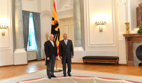 Դեսպան Սմբատյանն իր հավատարմագրերը հանձնեց Գերմանիայի Նախագահին