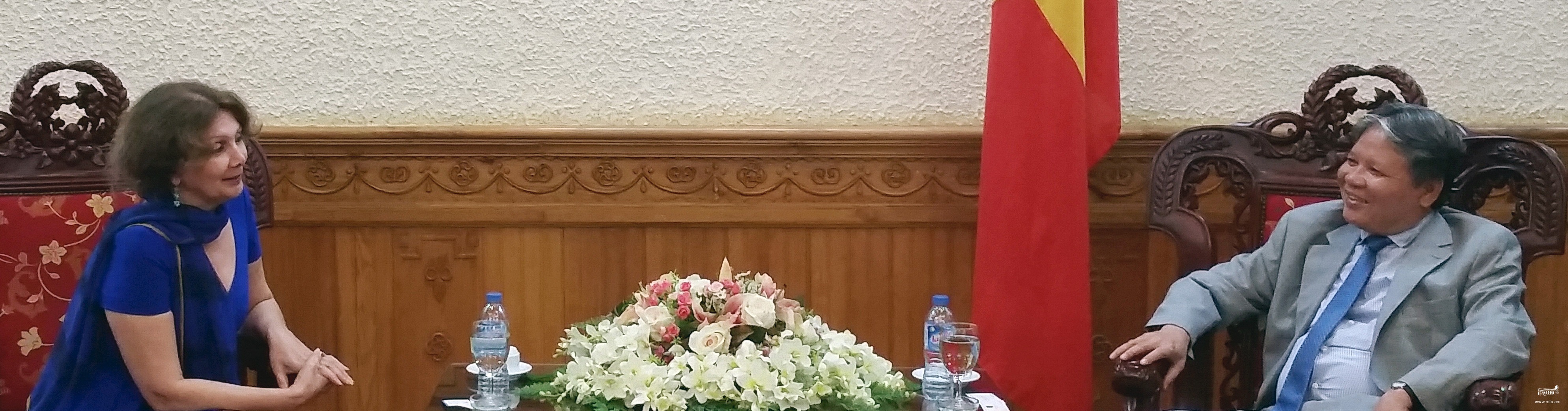 Դեսպան Վարդանյանի հանդիպումը Վիետնամի արդարադատության նախարարի հետ