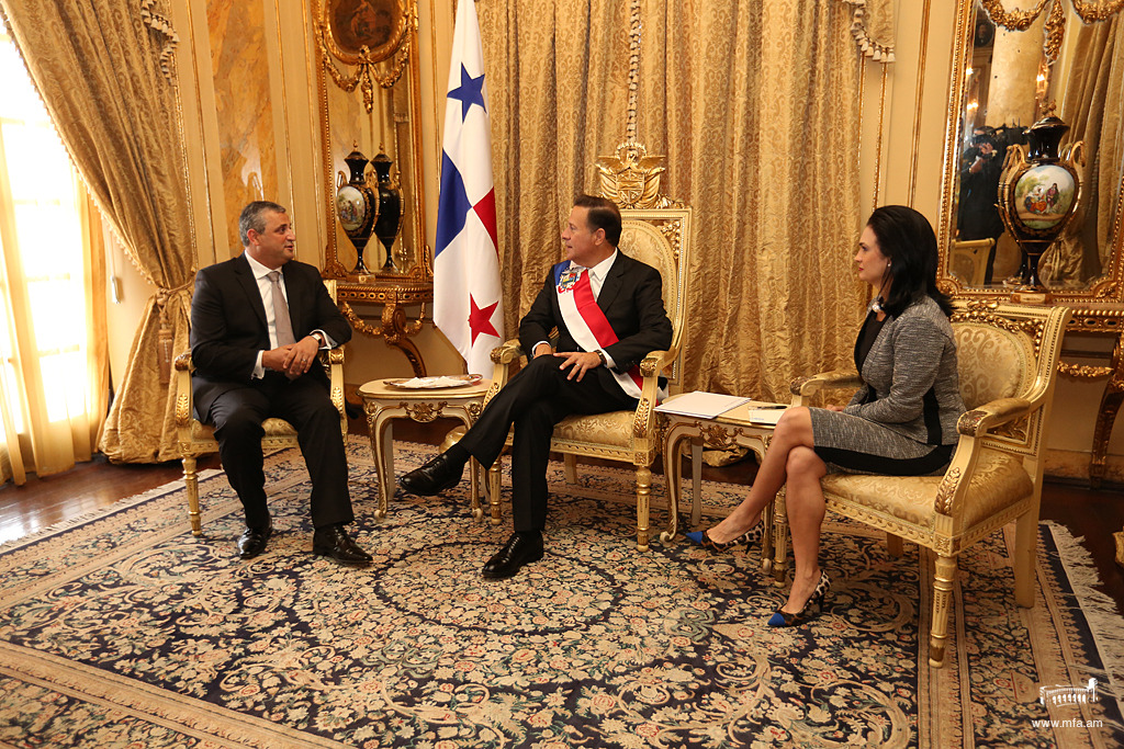 Դեսպան Հովհաննիսյանը իր հավատարմագրերը հանձնեց Պանամայի նախագահին