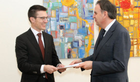 Դանիայի նորանշանակ դեսպանը հավատարմագրերի պատճենը հանձնեց ՀՀ փոխարտգործնախարար Նազարյանին