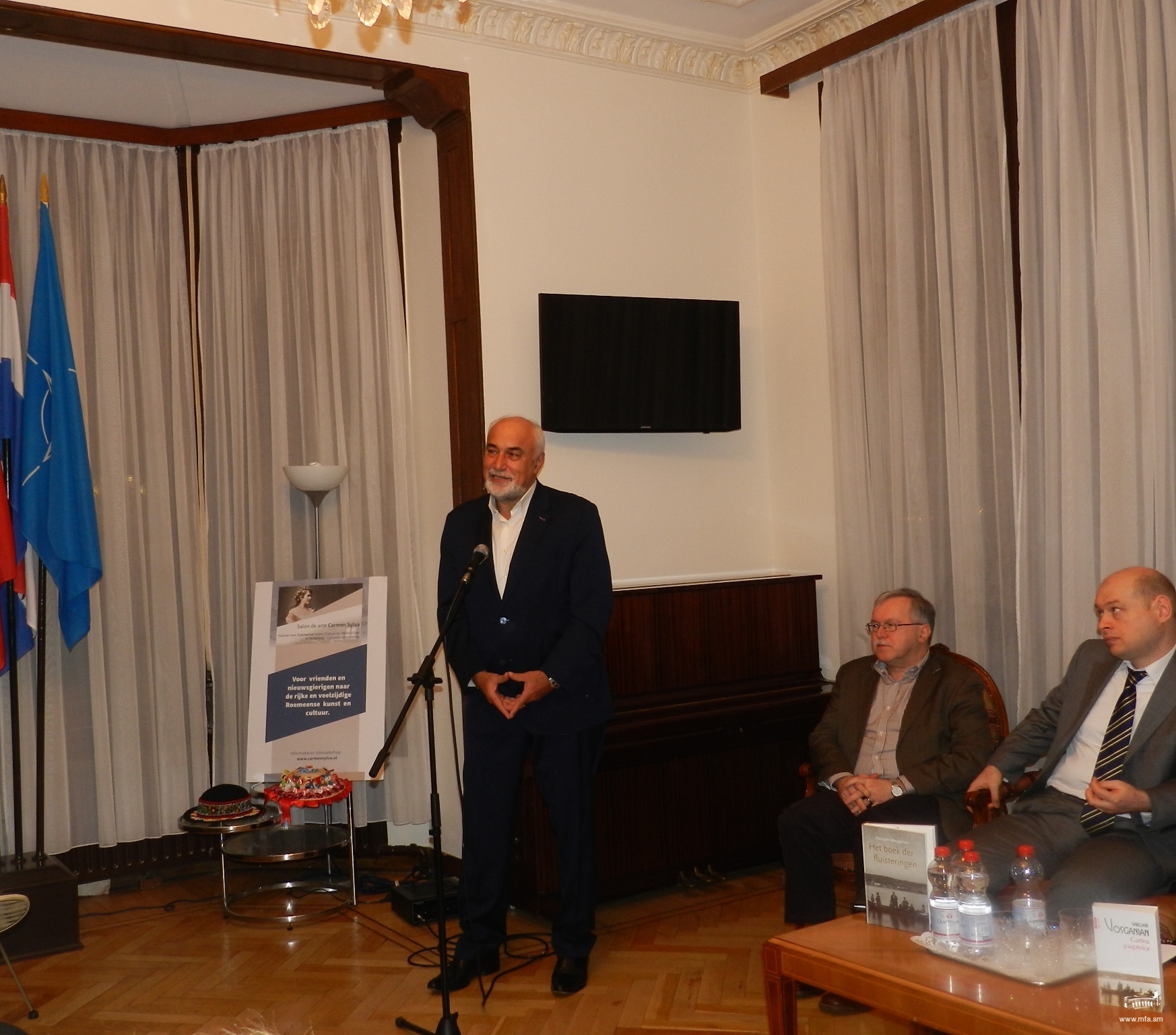 Նիդերլանդներում ներկայացվեց Վարուժան Ոսկանյանի &laquo;Շշուկների մատյանը&raquo; վեպի հոլանդերեն հրատարակությունը